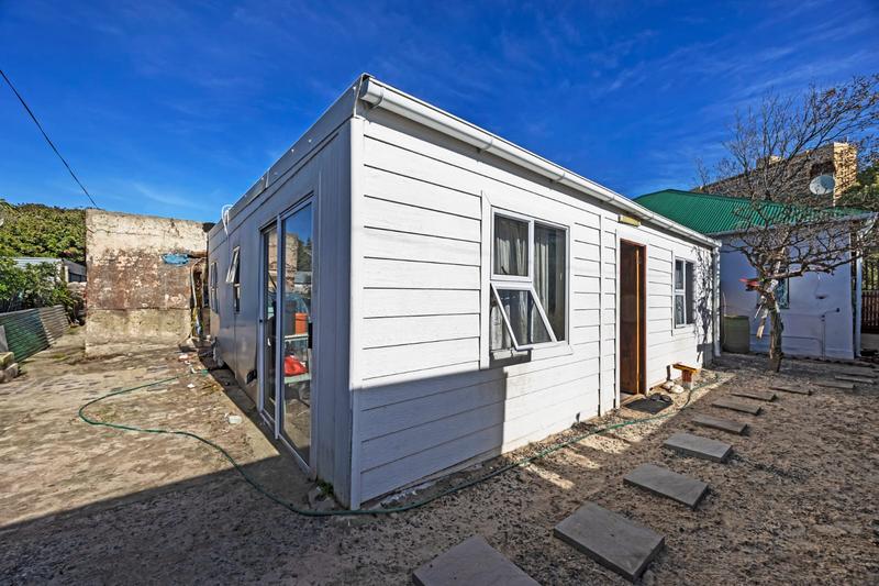 6 Bedroom Property for Sale in Goodwood Estate Western Cape